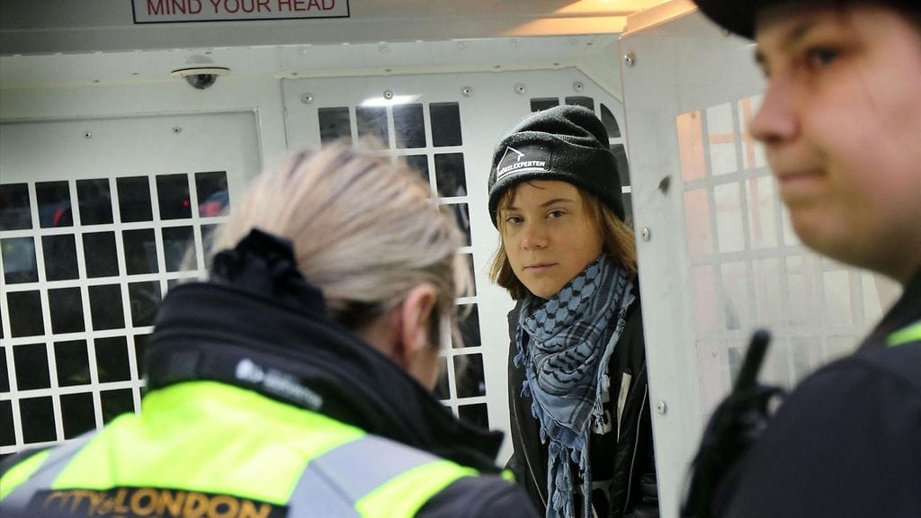 Ruotsalainen aktivisti Greta Thunberg pidätettiin tiistaina Lontoossa mielenosoituksessa, jossa tuettiin syömälakossa olevia Palestine Action -ryhmän jäseniä.