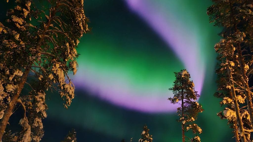 Revontulia Ylläksellä jouluaatonaattoiltana.