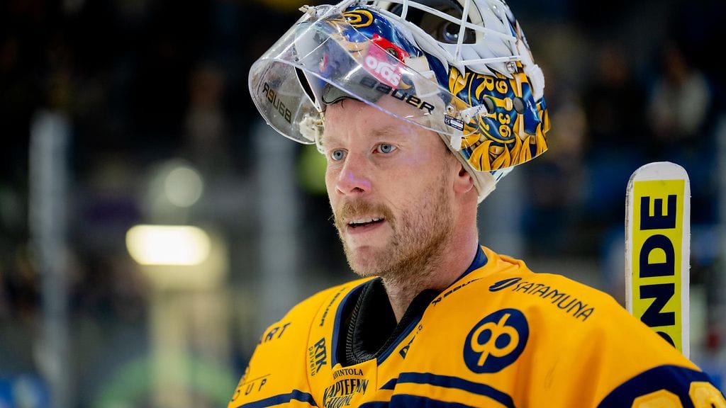 Antti Raanta jatkaa Lukon maalilla ensi kaudellakin.