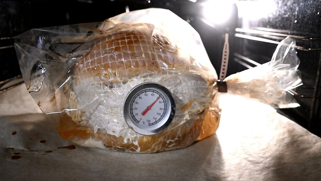 Lemmikkiä kannattaakin hemmotella jouluruokien sijaan yhteisellä tekemisellä.