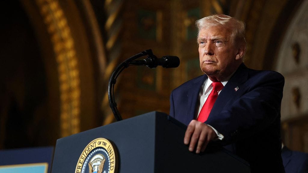 "Olen aiemmin varoittanut näitä terroristeja, että jos he eivät lopeta kristittyjen murhaamista, he joutuvat maksamaan siitä kalliisti, ja tänä yönä niin kävi", Yhdysvaltojen presidentti Trump sanoi.