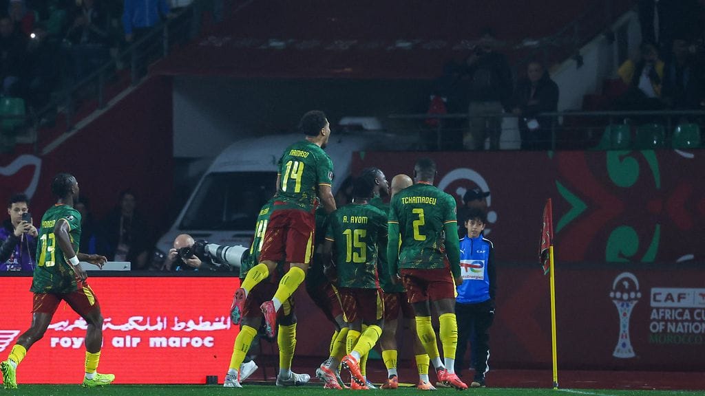 Kamerunin ja Gabonin peliin päästettiin ilmaiseksi valtava määrä katsojia.