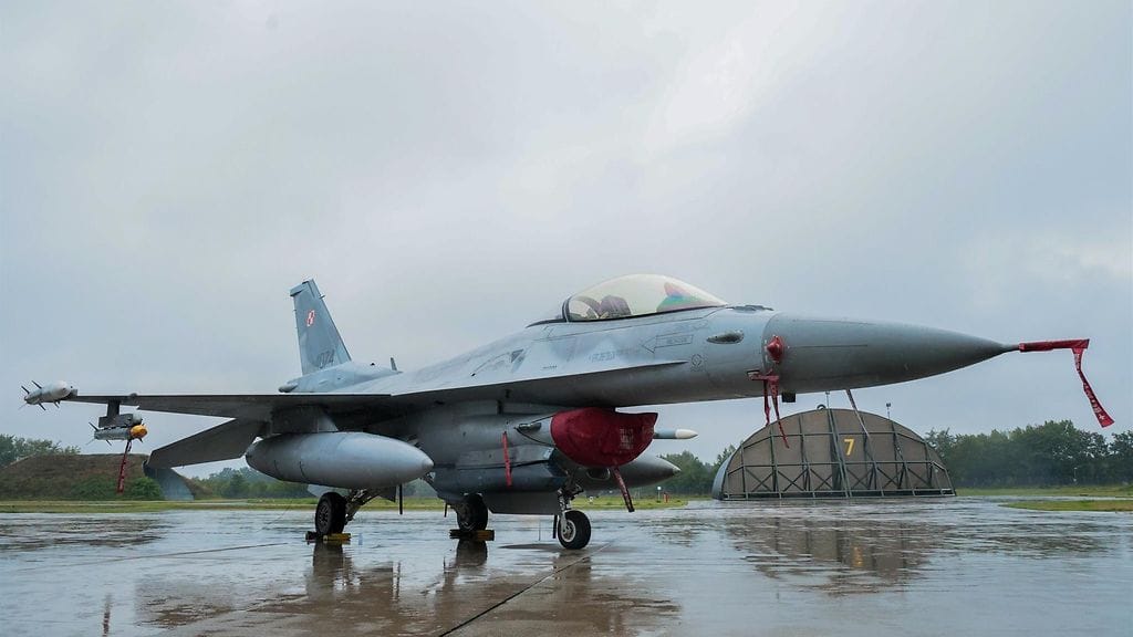Puolan F-16-hävittäjä syyskuussa 2025. Kuvituskuva.