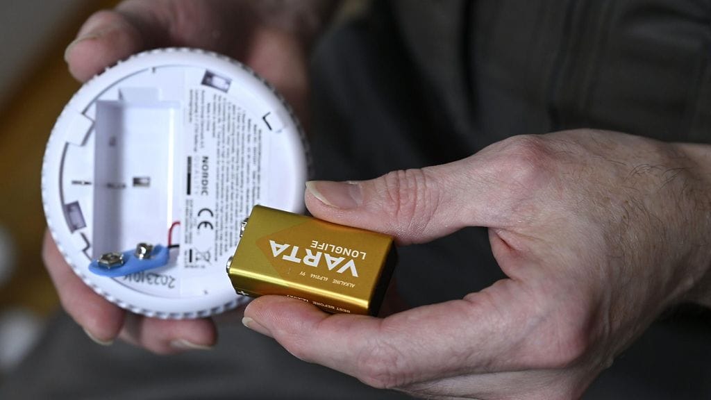 Palovaroittimia tulee olla asunnon kaikissa kerroksissa ja vähintään yksi jokaisen kerroksen jokaista alkavaa 60 neliömetriä kohden.