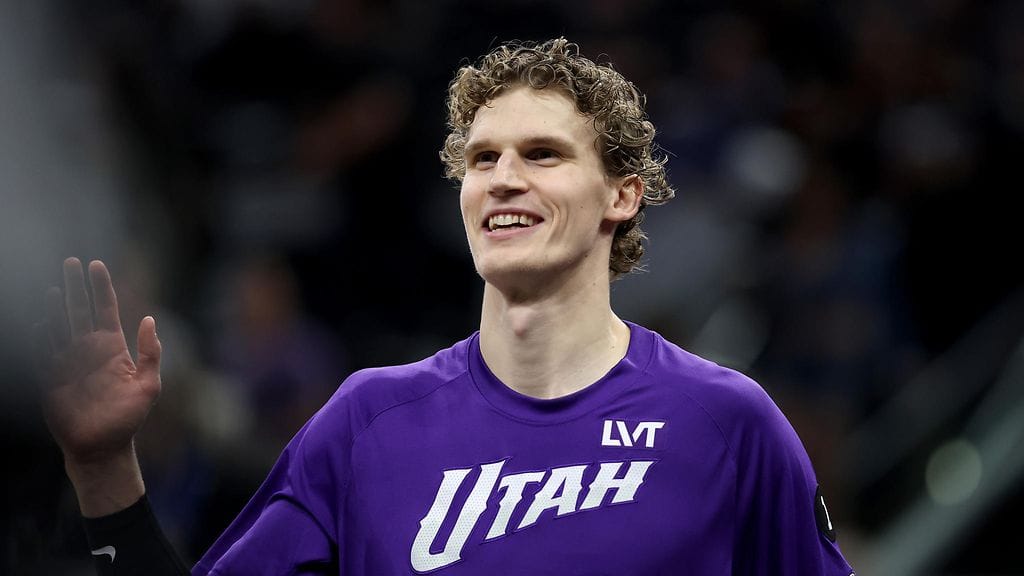 Lauri Markkanen pussitti 29 pistettä San Antonio Spursia vastaan.