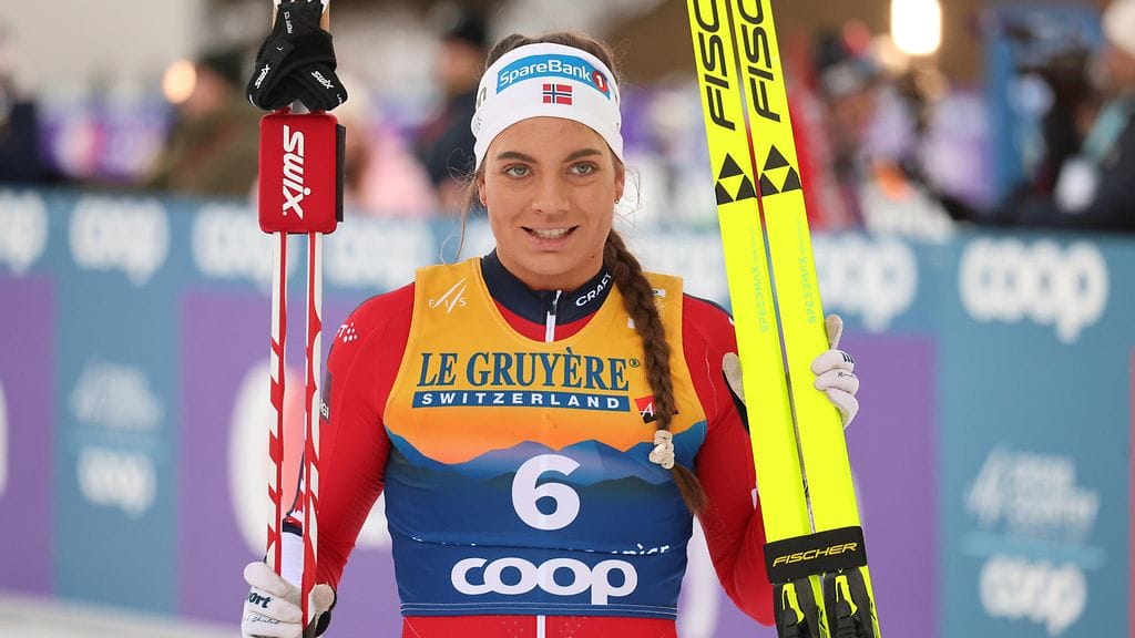 Kristine Stavås Skistad veti liivinsä suoraksi puolivälierän jälkeen. Coopin logo ei aiemmin siitä näkynyt.