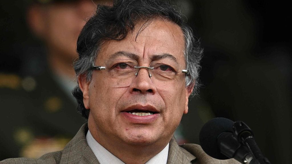 Kuvassa Kolumbian presidentti Gustavo Petro pitämässä puhetta Bogotassa 13. marraskuuta.