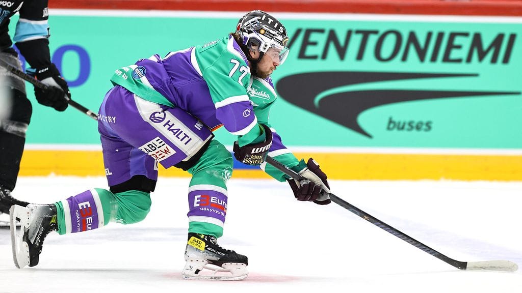 Arttu Lausniemi ei jatka Jokerit-paidassa.