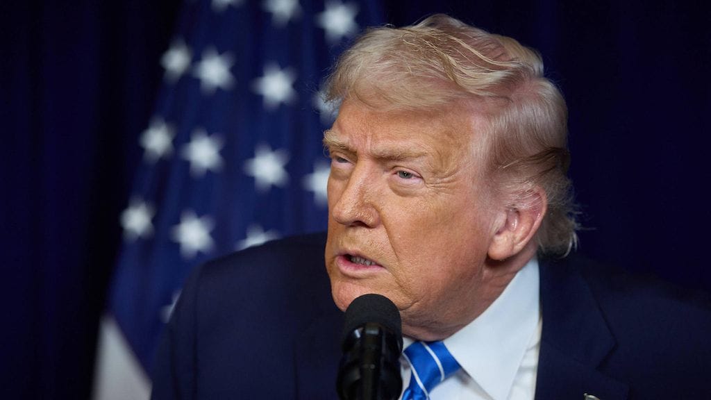 Donald Trump haluaa, että hänen verensä on ohutta, joten siksi hän käyttää päivittäin aspiriinia.