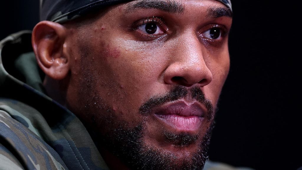 Anthony Joshua oli mukana liikenneonnettomuudessa, jossa menehtyi kaksi hänen ystäväänsä.