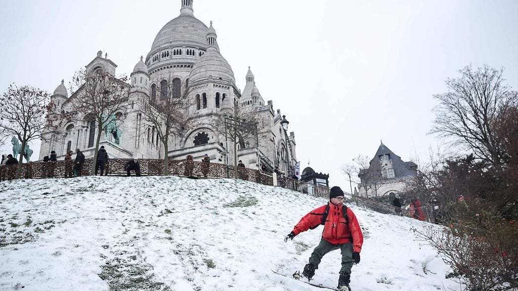 Pariisi lumikaaosa afp