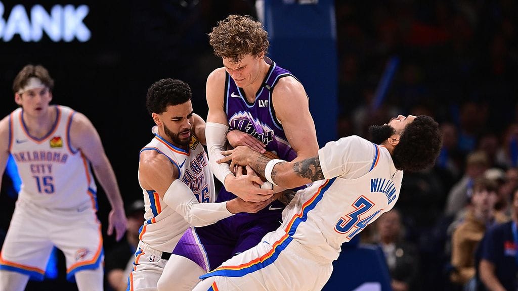 Lauri Markkanen heitti 29 pistettä ja otti 13 levypalloa Oklahoma Cityä vastaan.