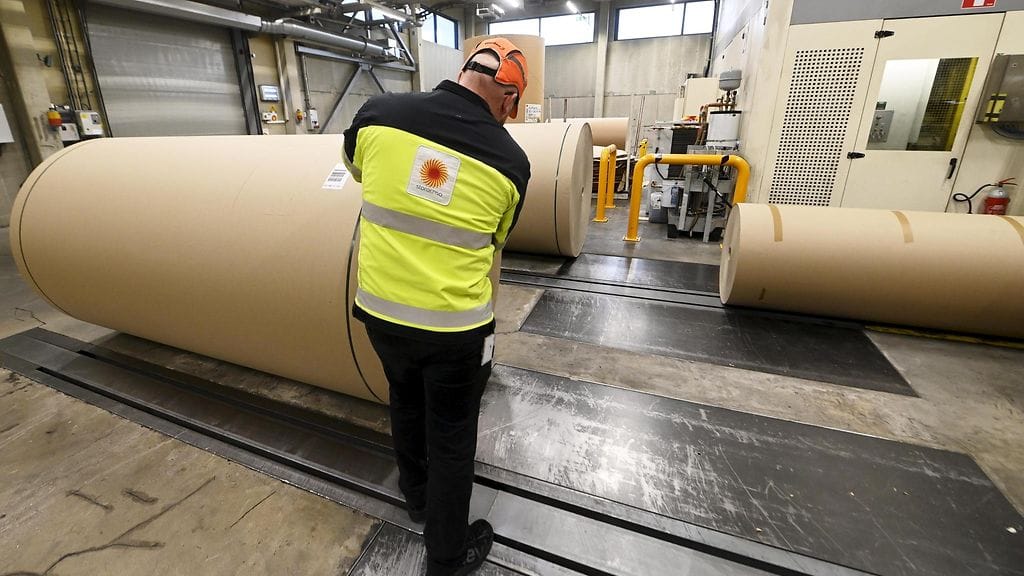 Kuvituskuvassa tuotantoa Stora Enson Lahden tehtaassa vuonna 2022.