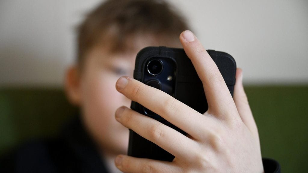 TikTok-haasteisiin liittyvät hälytystehtävät ovat työllistäneet Helsingin poliisia joulukuussa. Kuvituskuva.