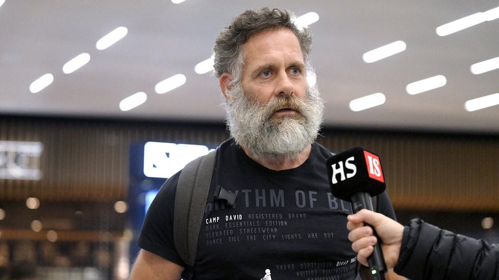 Jari Saario Helsinki-Vantaan lentokentällä lokakuussa 2023.