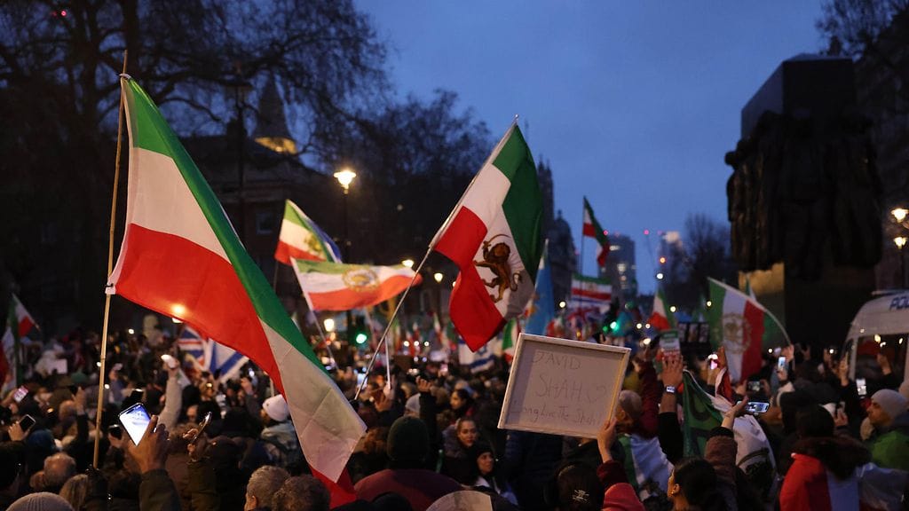 Yhdysvaltain mukaan Iranin oli tarkoitus teloittaa 800 ihmistä. Kuva Iranin hallinnon vastaisesta mielenosoituksesta Lontoosta