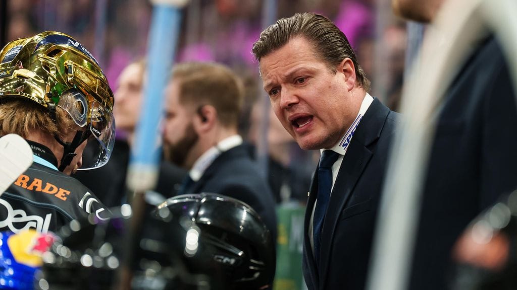 Sami Kapanen johdatti joukkueensa voittoon.