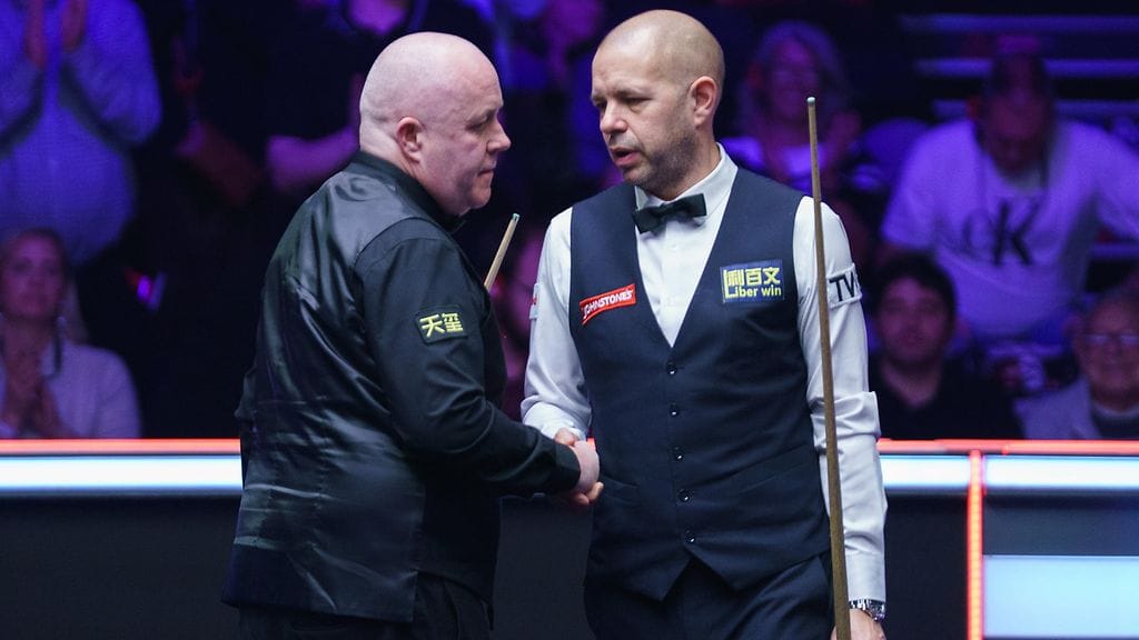 John Higgins ja Barry Hawkins löivät kättä päälle Masters-näyttämöllä Alexandra Palacessa Lontoossa.