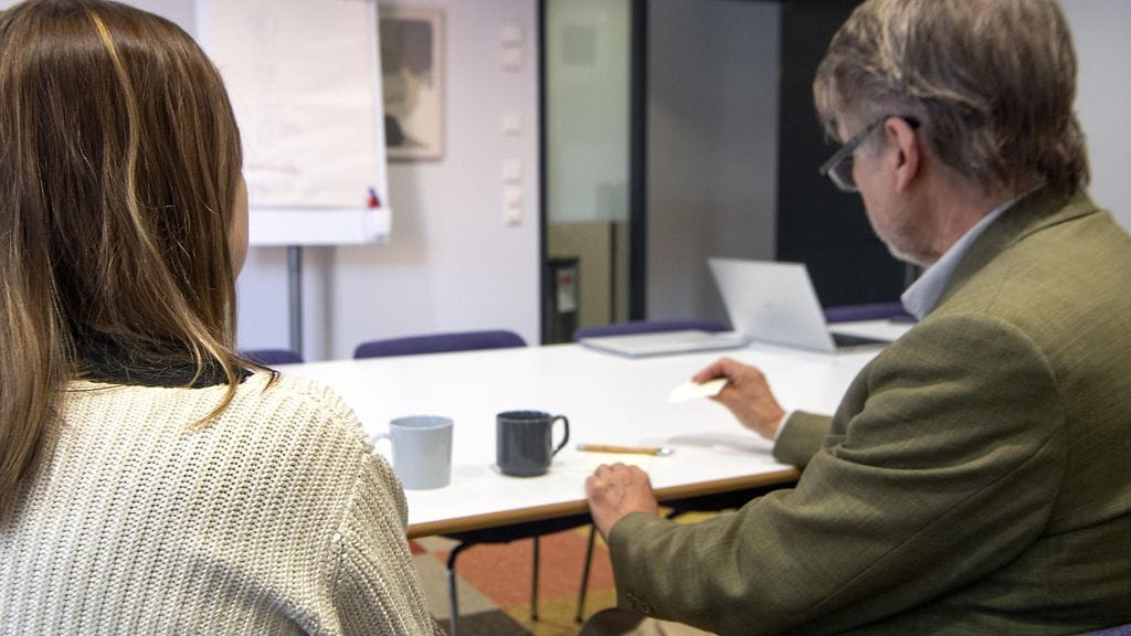 Suunnitelluilla lakimuutoksilla voi olla vaikutuksia raskaus- ja perhevapaasyrjintään. Kuvituskuva.