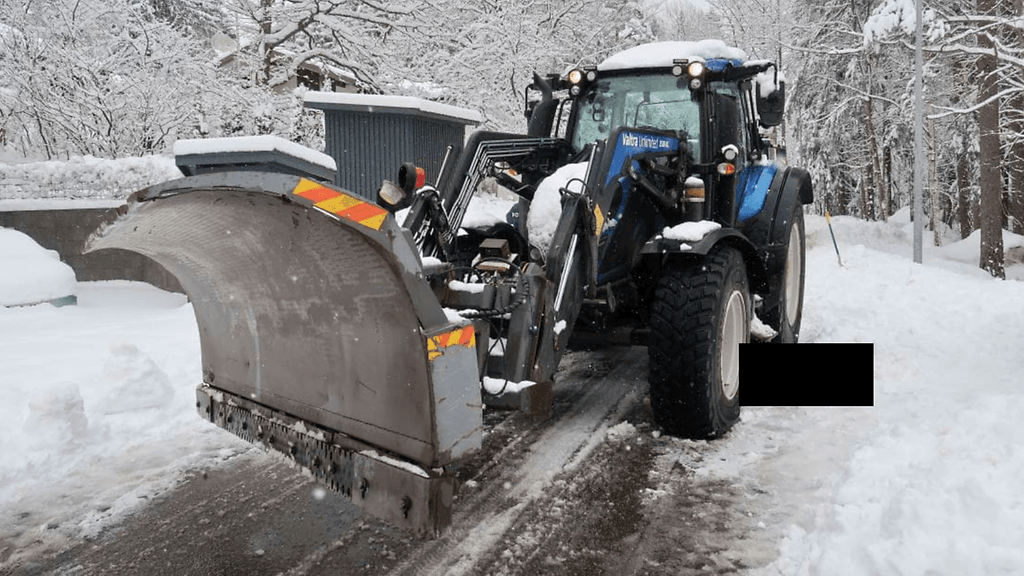 Lapsi kuoli jäätyään vastaan tulleen lumiauran alle.