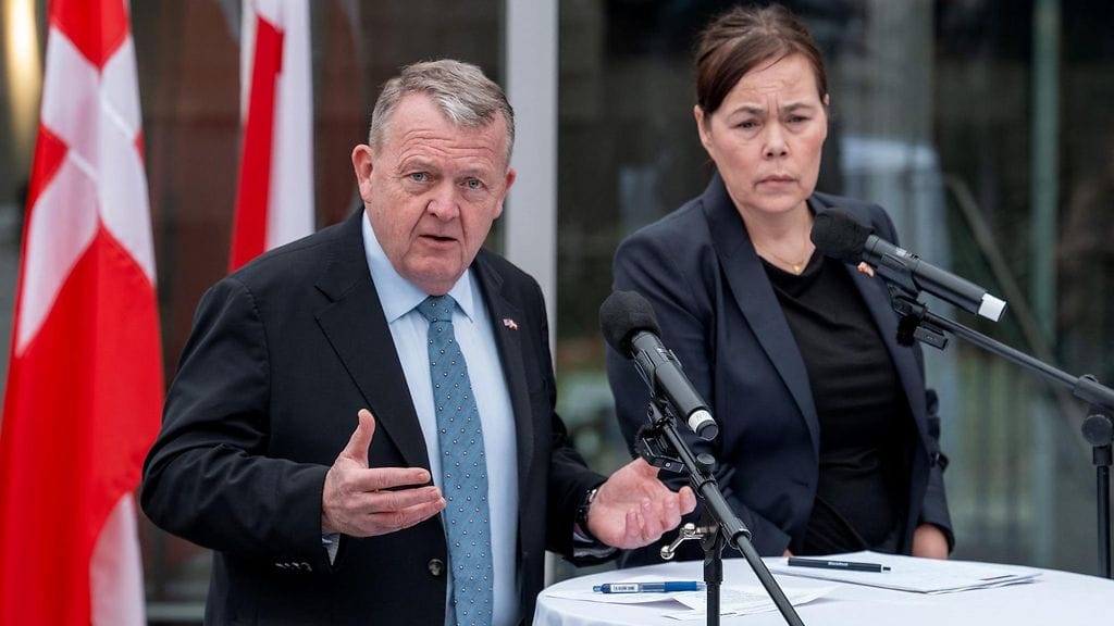 LK 14.1.2026 Grönlannin ulkoministeri Vivian Motzfeldt ja Tanskan ulkoministeri Lars Lökke Rasmussen tiedotustilaisudessa Yhdysvalloissa Washingtonissa.