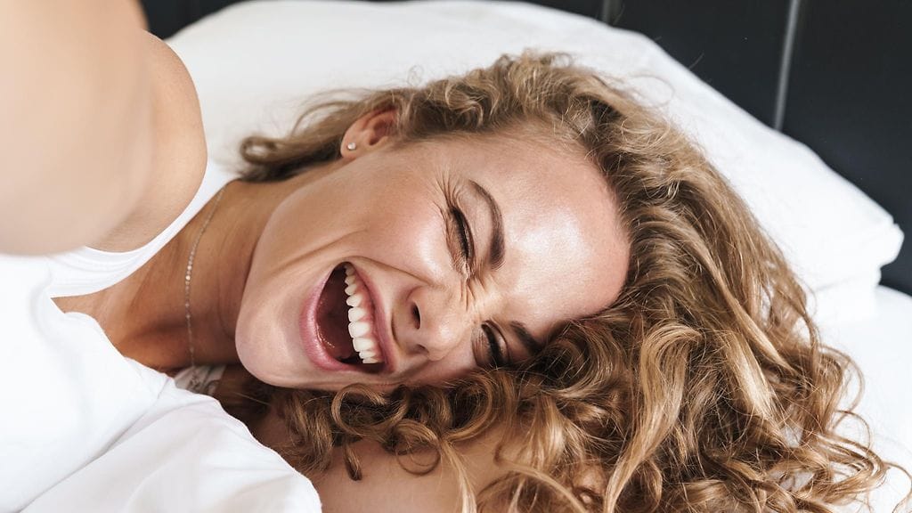 Orgasmi voi herättää monenlaisia erikoisia reaktioita. Kuvituskuva.