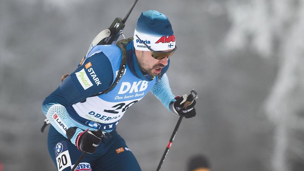 Olli Hiidensalo ampumahiihti hienon avausosuuden viestissä.