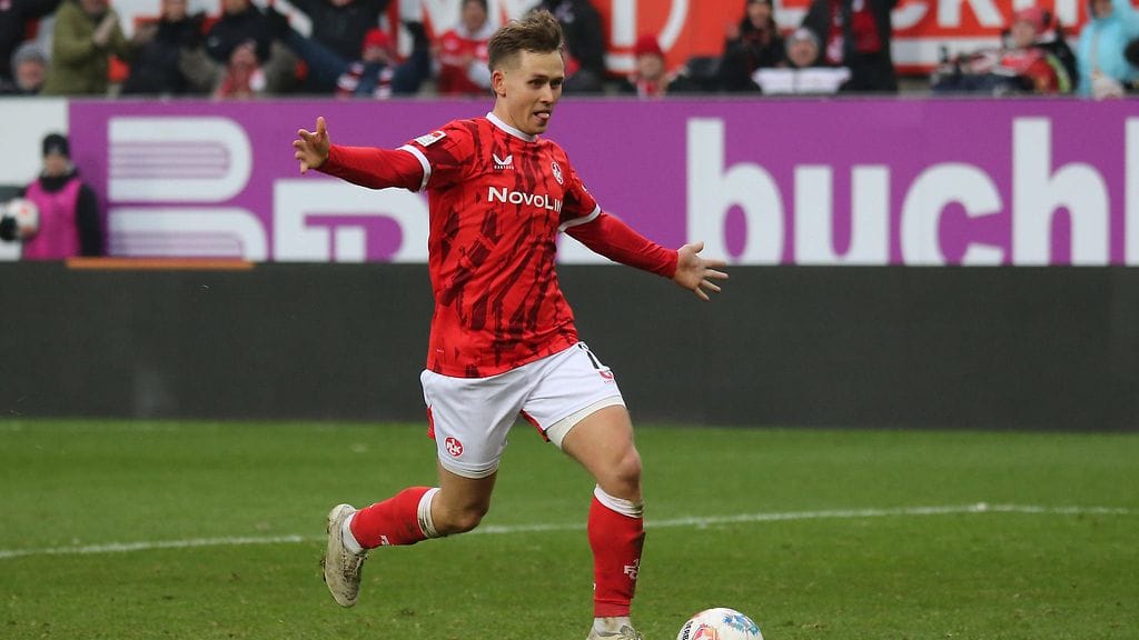 Naatan Skyttä viimeisteli Kaiserslauternin 3–1-voiton kuljettamalla pallon tyhjään Hannover-maaliin.