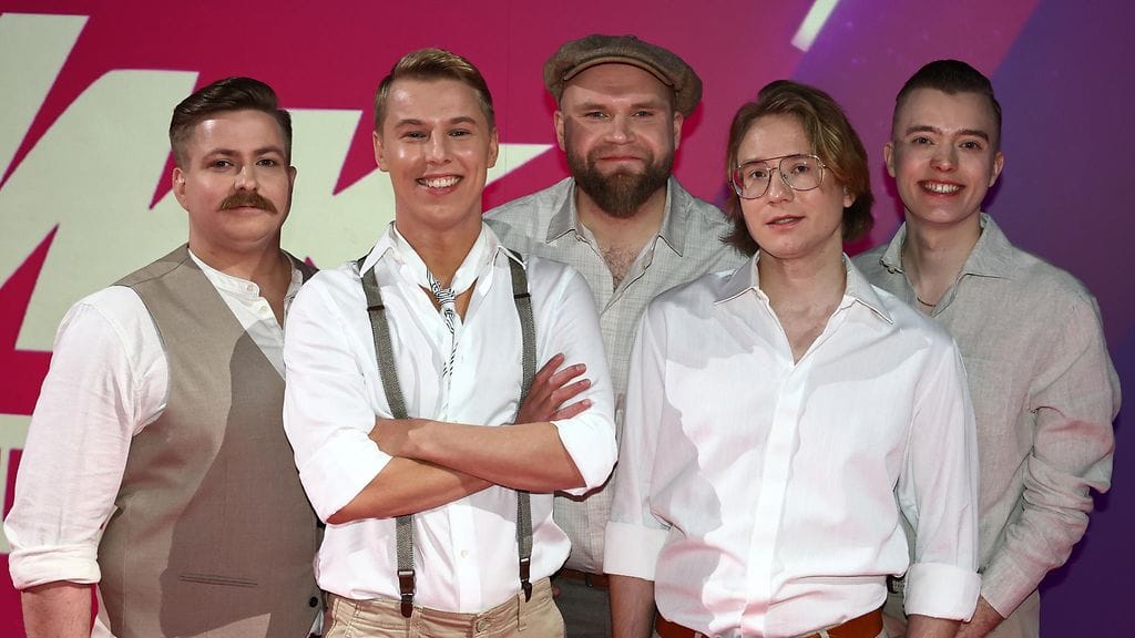 Komiat tavoittelee Suomen euroviisuedustajan paikkaa Lululai-kappaleellaan.