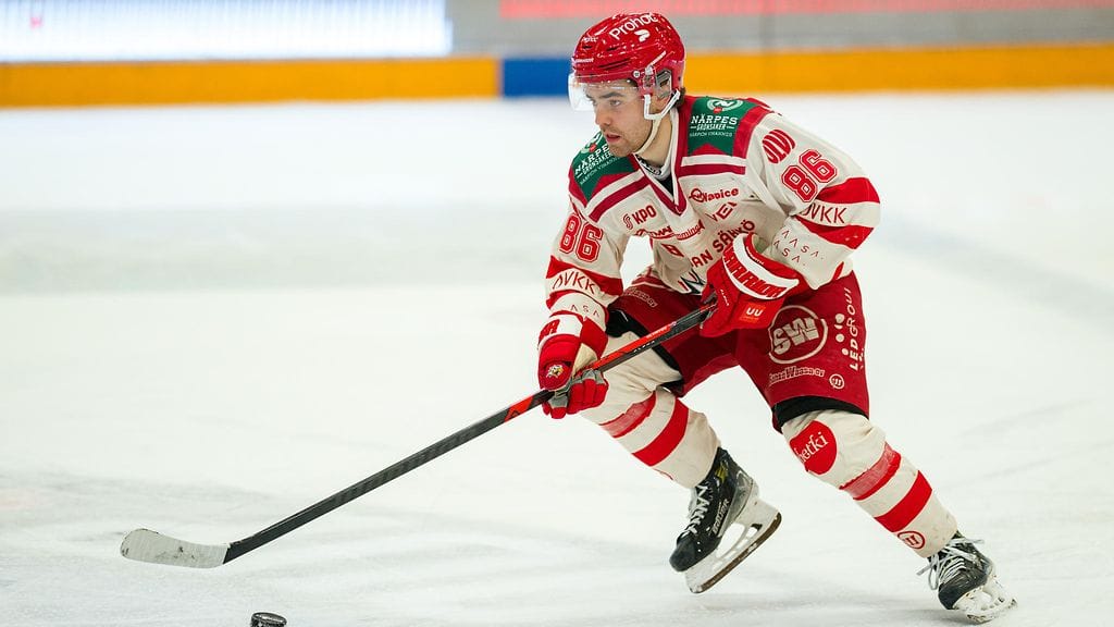 Granath piipahtaa kotimaassaan.