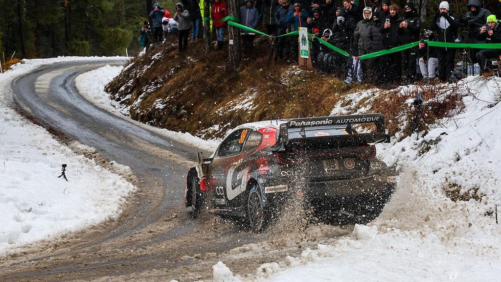 Toyotan Oliver Solberg on ollut loistavassa vauhdissa Monte Carlon MM-rallin aluksi.