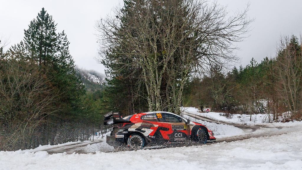 Monte Carlon MM-rallia johtava Oliver Solberg ajoi taas pohja-ajan.