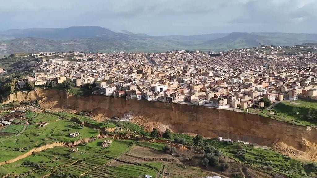 2601-sisilia-maavyory