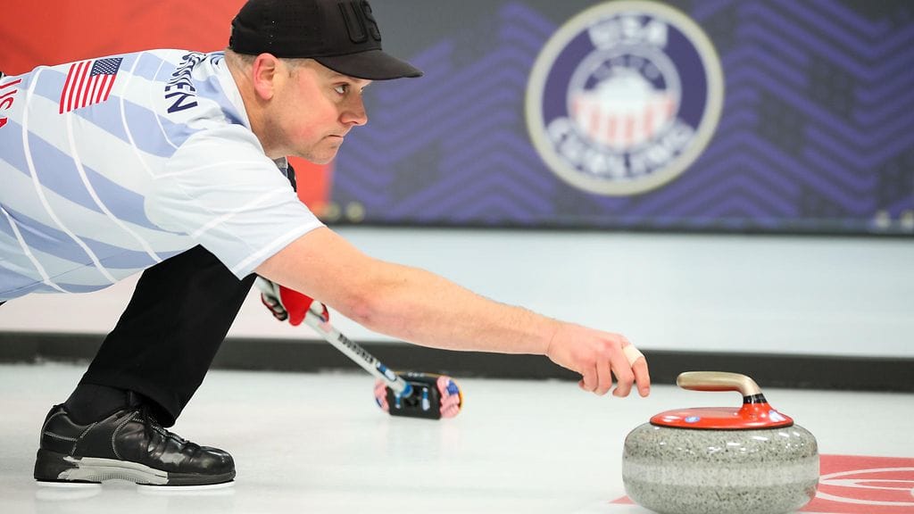 Rich Ruohonen oli äärimmäisen lähellä olympiapaikkaa lokakuussa 2021, kun hän taipui parinsa Jaime Sinclairin kanssa pistein 6–7 ratkaisevassa karsintaottelussa.