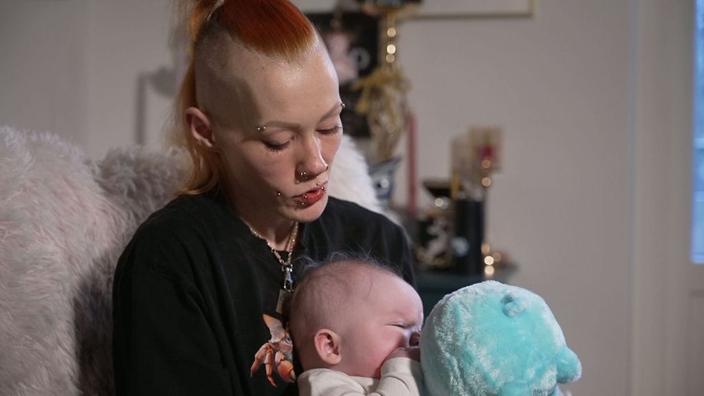 "Entinen huumeaddikti ja nykyinen toipuja, jolla päihdeongelman lisäksi on aika hiljaiseksi vetävä patteristo mielenterveysongelmia", Metta kuvailee itseään.