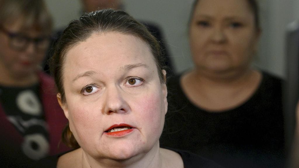 Kiuru toteaa, ettei kannata eduskuntaryhmän puheenjohtajiston vaihtamista, kun ryhmä järjestäytyy ensi viikolla.