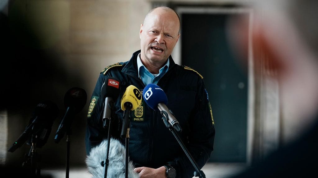 Kööpenhaminan poliisin rikosylitarkastaja Jens Jespersen puhui medialle lokakuussa 2024 ruotsalaisnuorten heitettyä kaksi käsikranaattia Israelin suurlähetystöä kohti.
