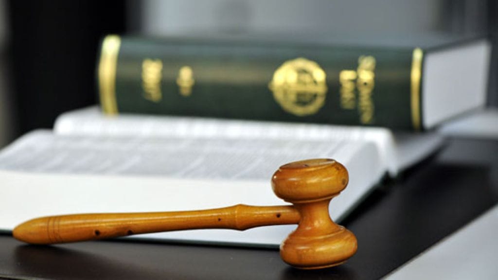 Oikeusprosessi vinoutuu asianajaja Zacharias Sundströmin mukaan usein jo esitutkintavaiheessa, jonka hän kokee syyllistäväksi.