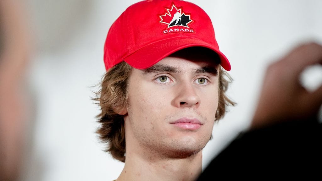 Gavin McKenna, 18, sai rikossyytteet törkeästä pahoinpitelystä.