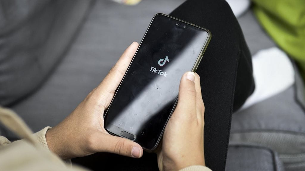 Somen käytön rajoittamiselle etsitään keinoja useissa maissa.