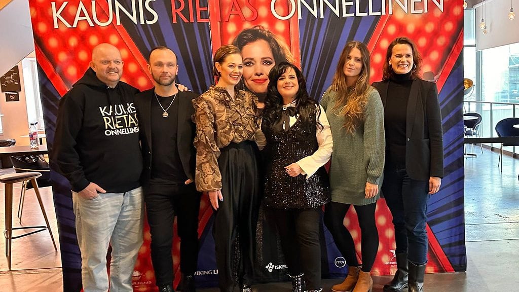 Tiimikuva - Kaunis rietas onnellinen -elokuva