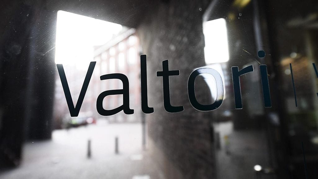 Hyökkääjä sai haltuunsa valtion työntekijöiden mobiililaitteiden hallintapalvelun toiminnassa käytettäviä tietoja, kuten nimen, puhelinnumeron, työsähköpostiosoitteen ja laitetiedot.