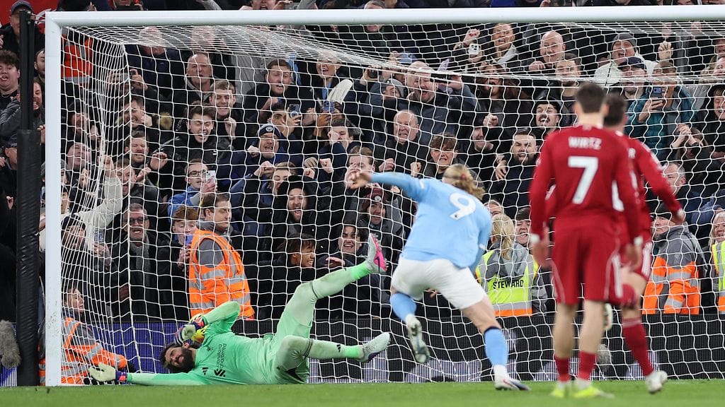 Erling Haaland ampui voittomaalin rangaistuspotkusta.