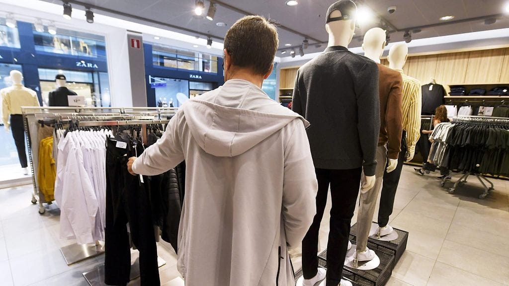 Kaupan liitto arvioi jopa 12 000–13 000 työpaikan katoavan alalta vuoteen 2027 mennessä verrattuna vuoteen 2024. Kuvituskuva.