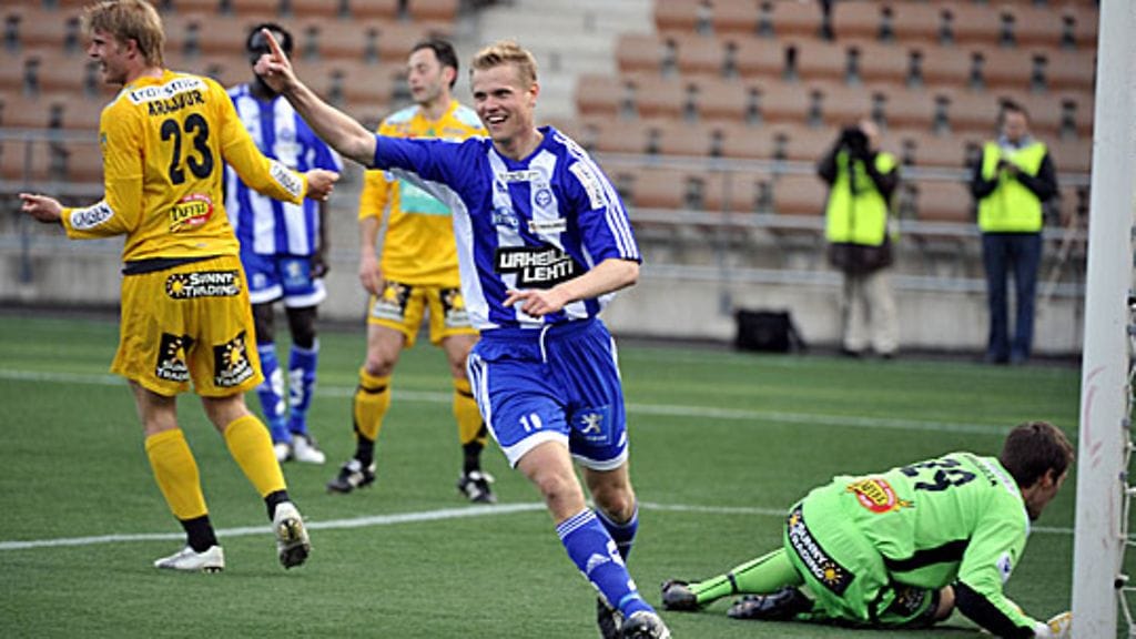 Juho Mäkelä tuulettaa 2-0-maalia. Kuva: Jussi Nukari/LEHTIKUVA.
