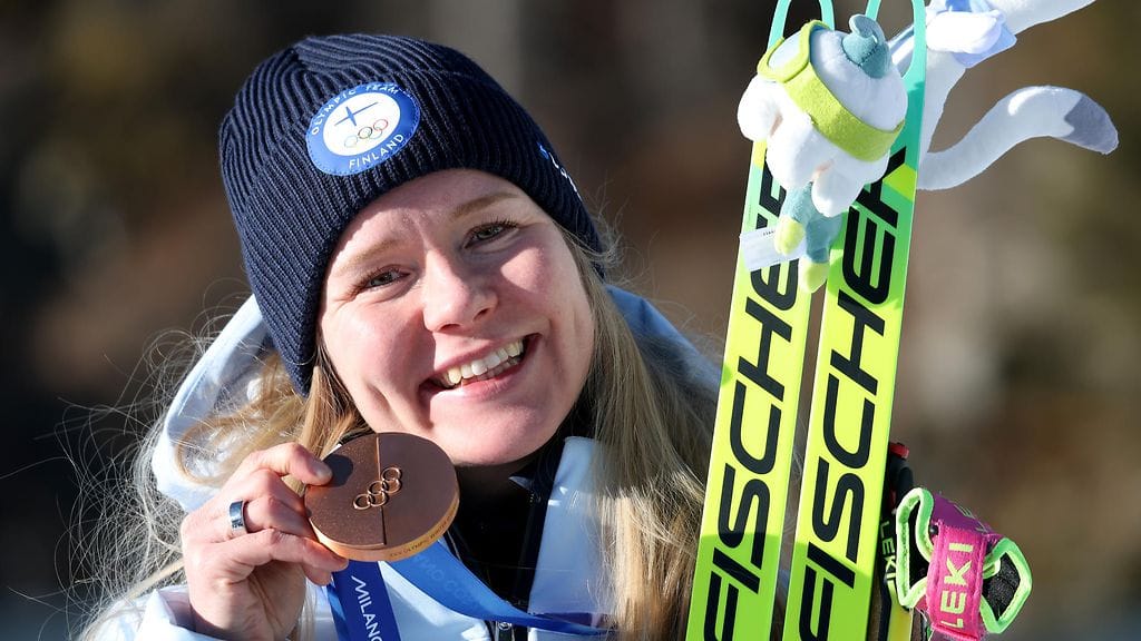 Suvi Minkkisestä tuli ensimmäinen suomalainen ampumahiihdon olympiamitalin saavuttanut nainen.