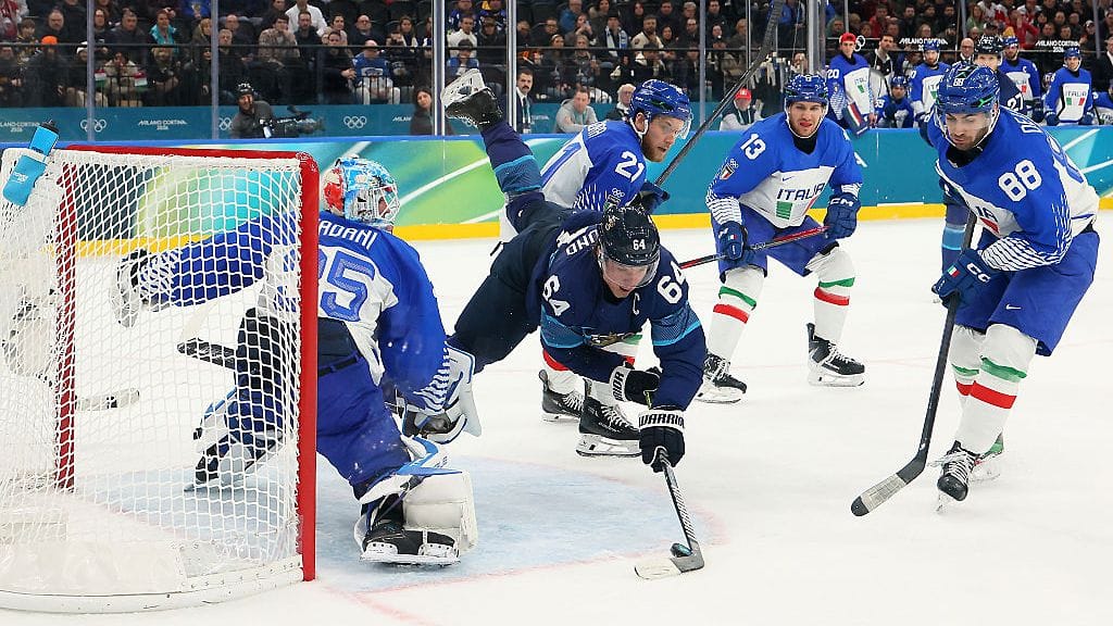Mikael Granlund liiteli komeasti Italian maalin edessä alkulohkossa. Maanantaina häntä ei nähty Leijonien harjoituksissa.