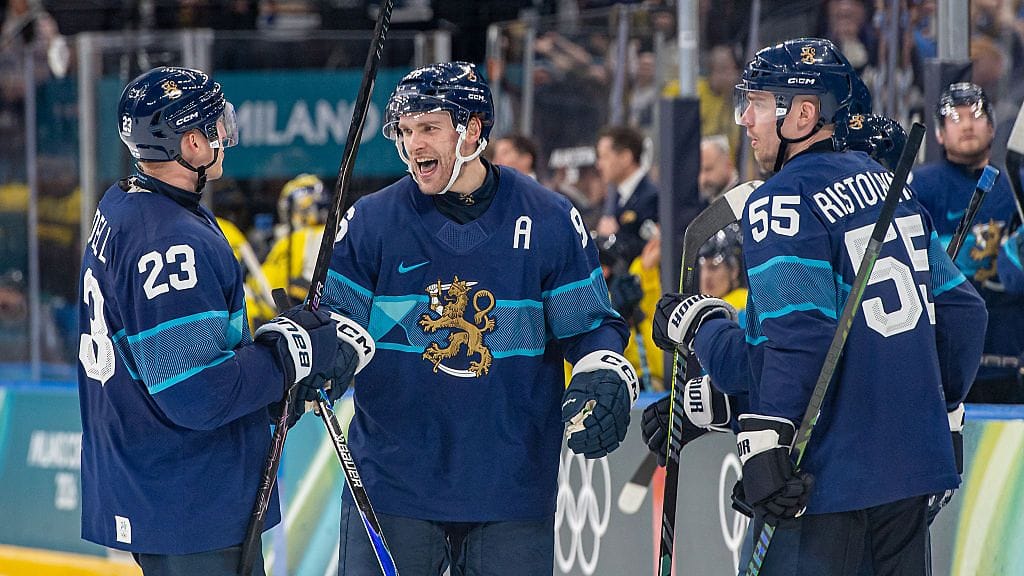 Mikko Rantanen (kesk.) nousi odotetusti esiin sveitsiläisten puheissa.