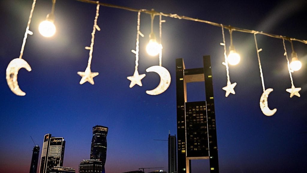 Kuvassa Ramadan-koristeita Manamassa Bahrainissa 14. helmikuuta.
