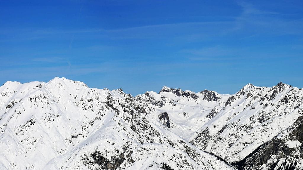 Kuvituskuvaa Itävallan Alpeilta. Kuluvan talven lumivyöryalttiuden taustalla ovat muun muassa alkutalven runsaat lumisateet.